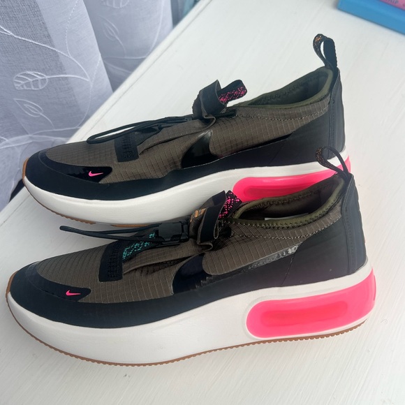 Nike Shoes - NIKE AIR MAX